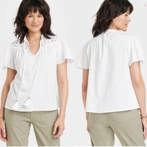 Women Short Sleeve V Neck Woven Eyelet Top Knox Rose White Top